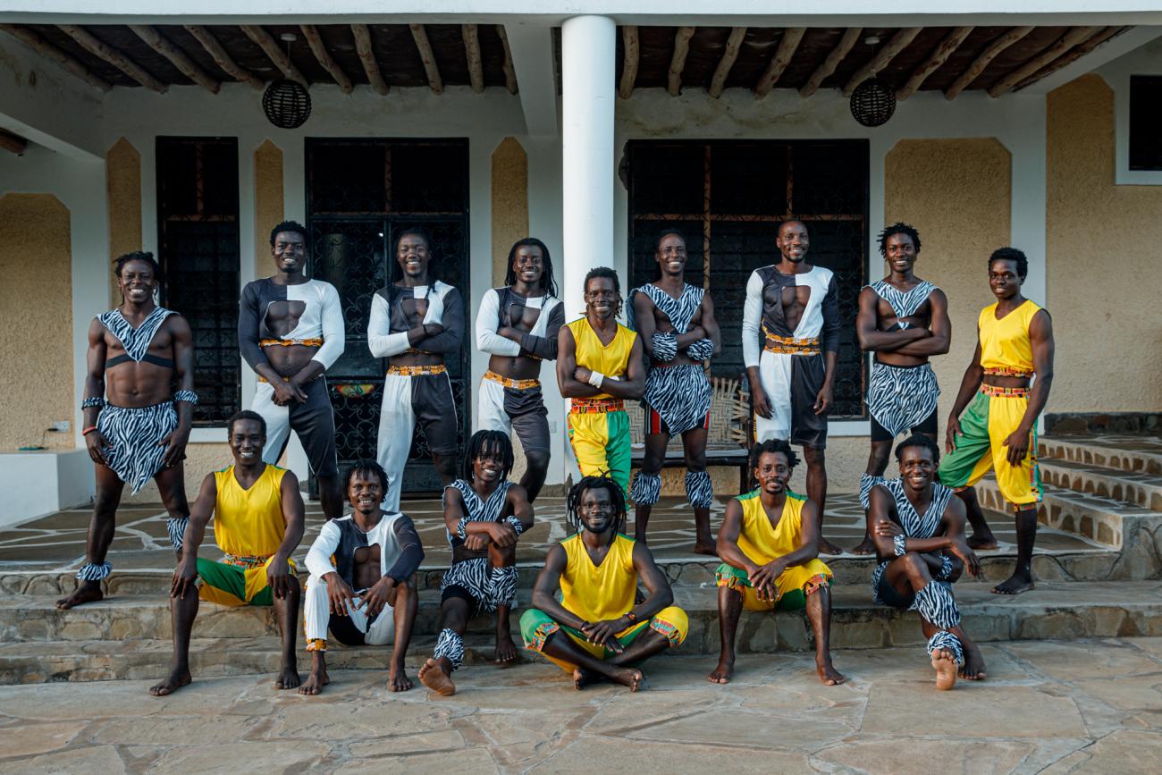 Group photo of the acrobats